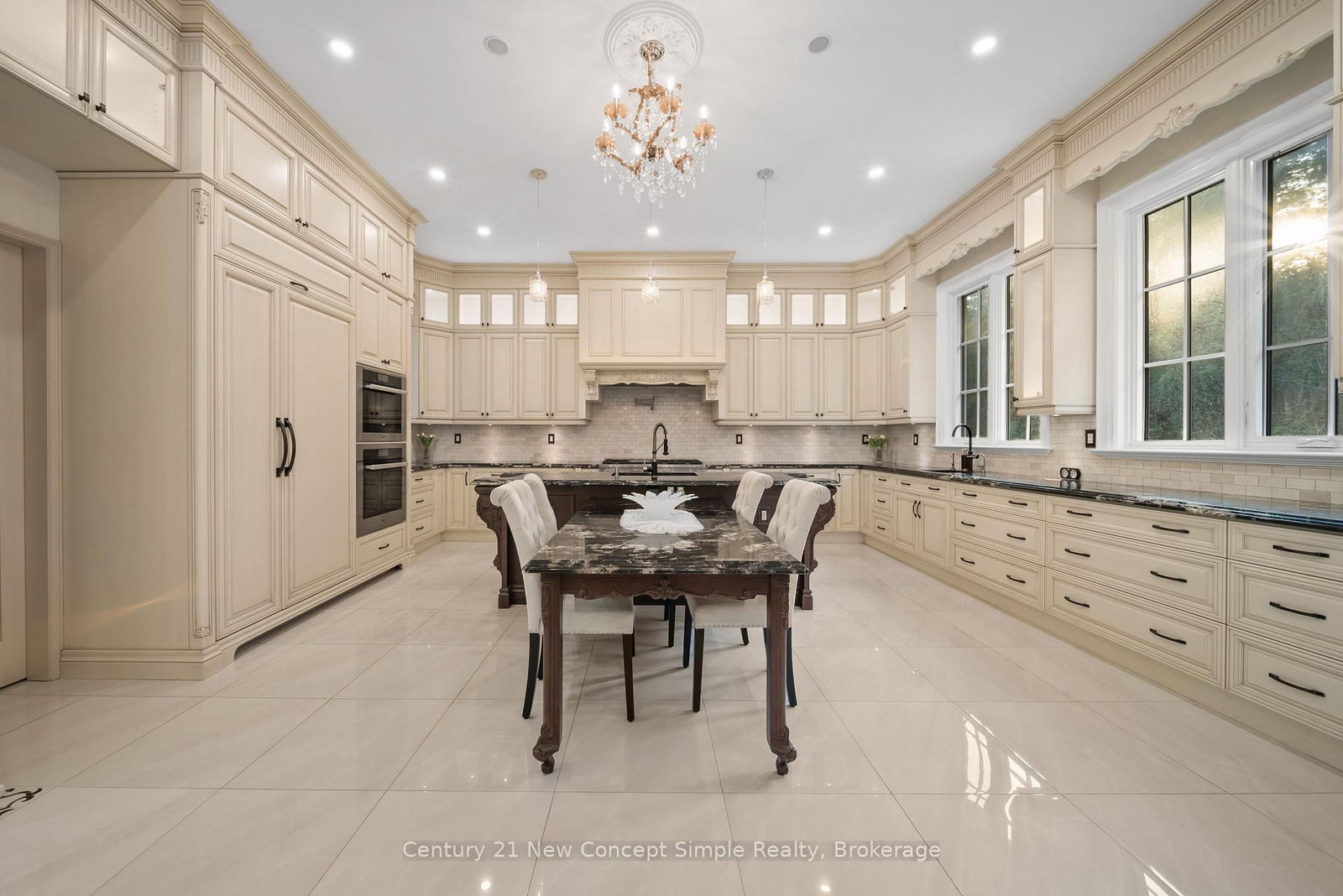 2637 Bluffs Way, Burlington — 18
