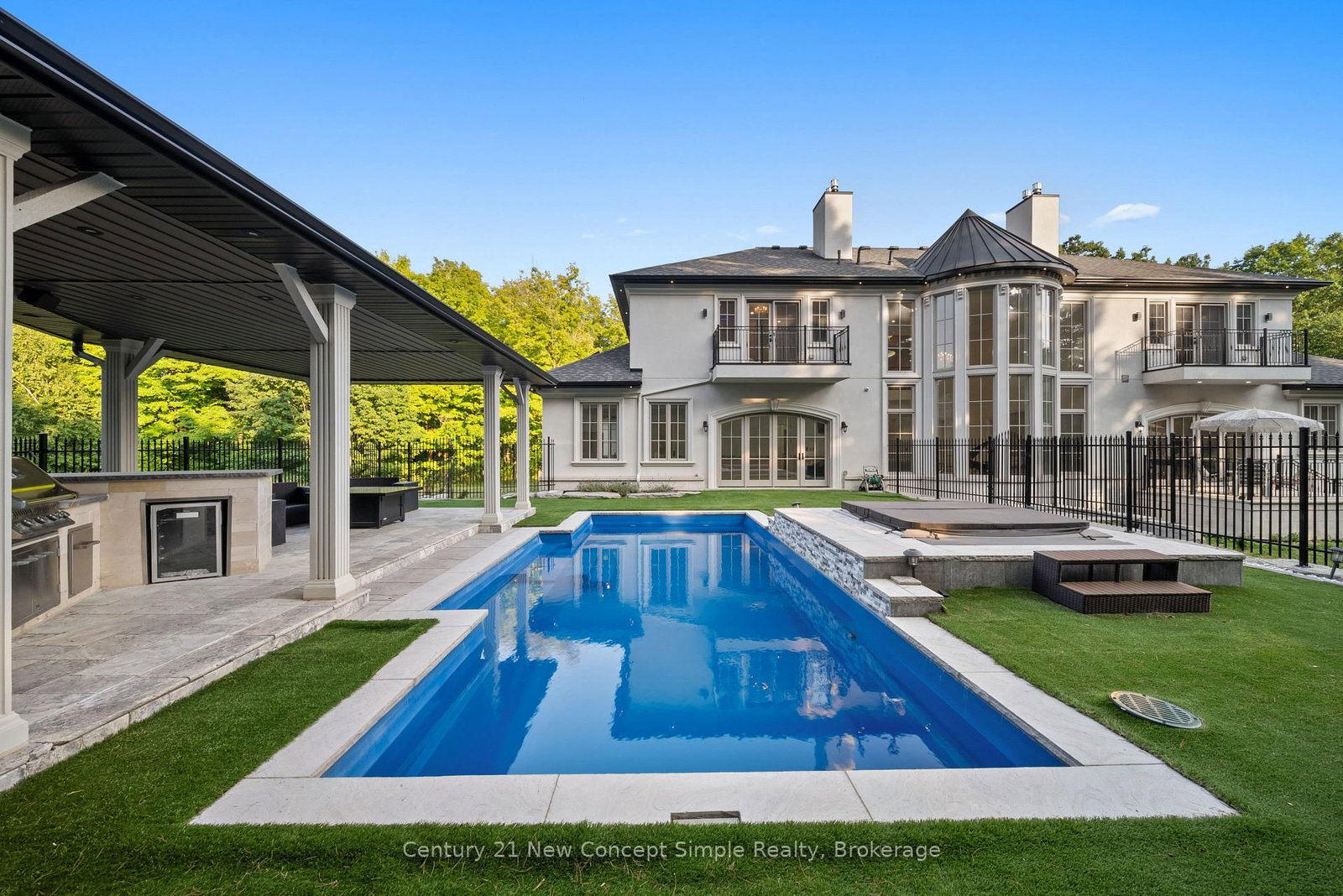 2637 Bluffs Way, Burlington — 27