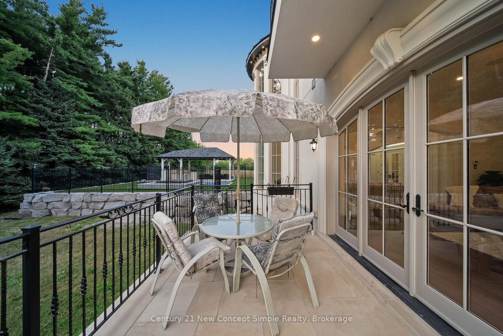 2637 Bluffs Way, Burlington — 31