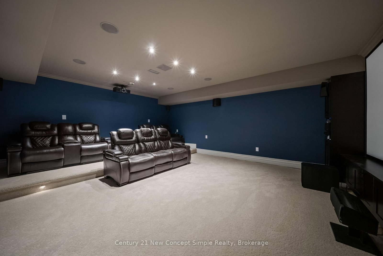 2637 Bluffs Way, Burlington — 43