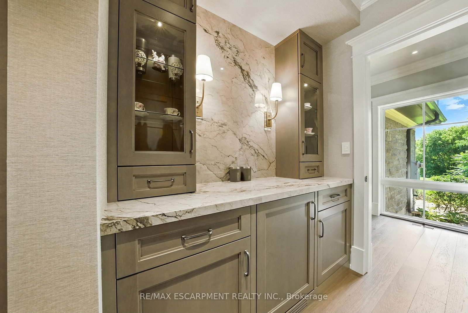 597 Old York Rd, Burlington — 10
