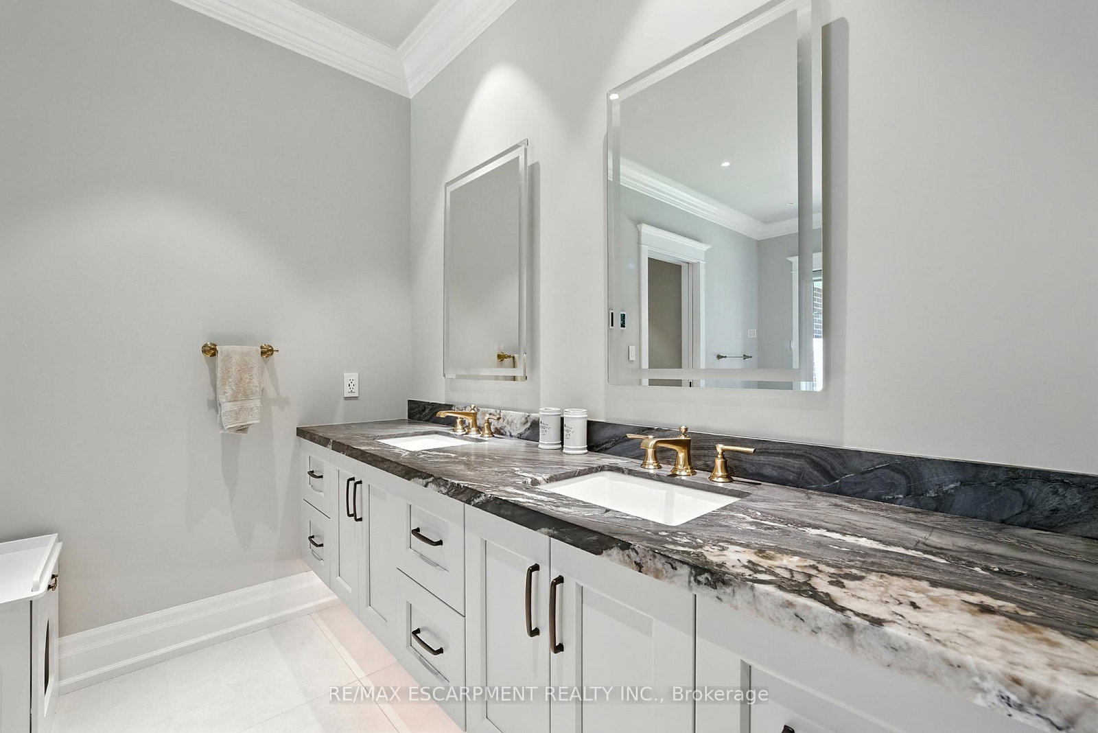 597 Old York Rd, Burlington — 15