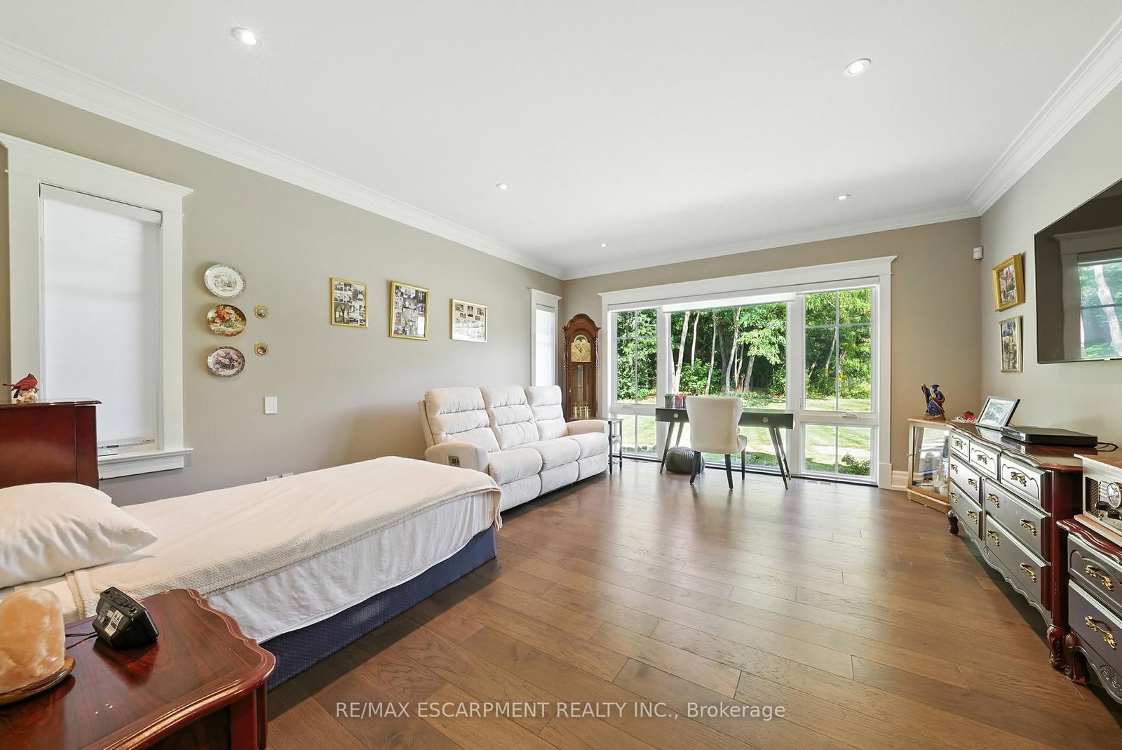 597 Old York Rd, Burlington — 19