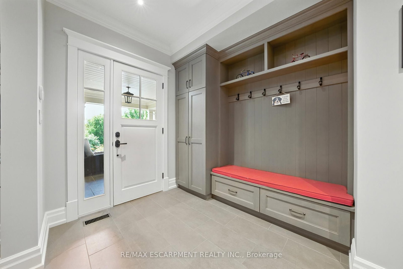 597 Old York Rd, Burlington — 23