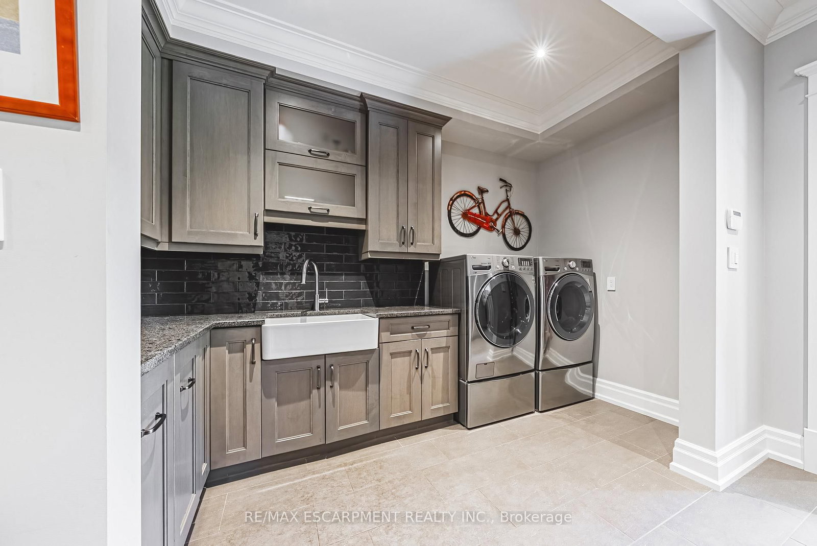 597 Old York Rd, Burlington — 24