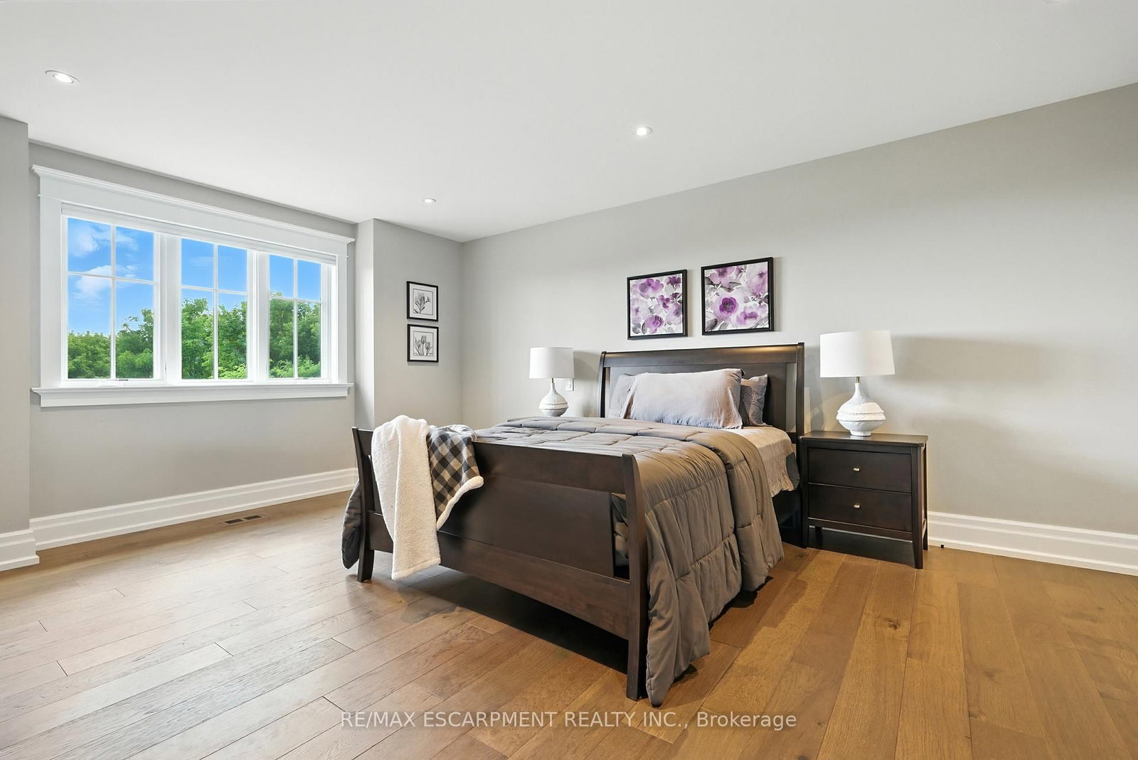 597 Old York Rd, Burlington — 26