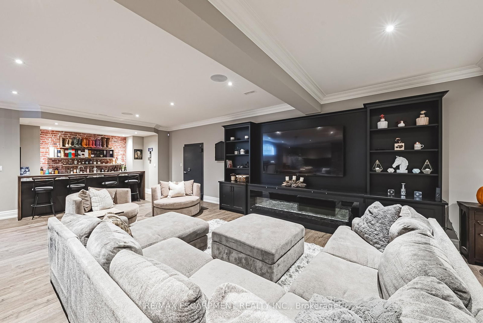 597 Old York Rd, Burlington — 30