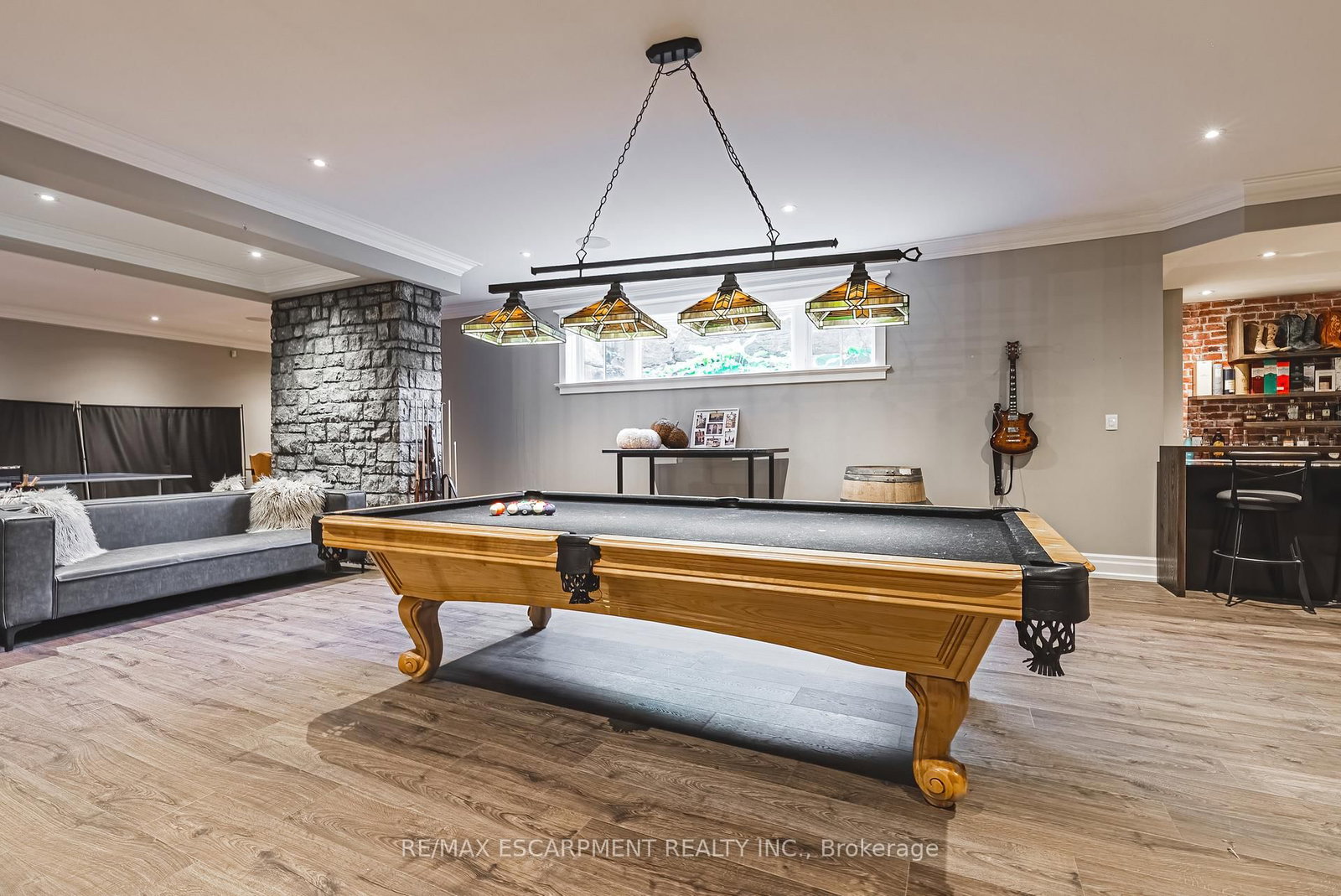 597 Old York Rd, Burlington — 32