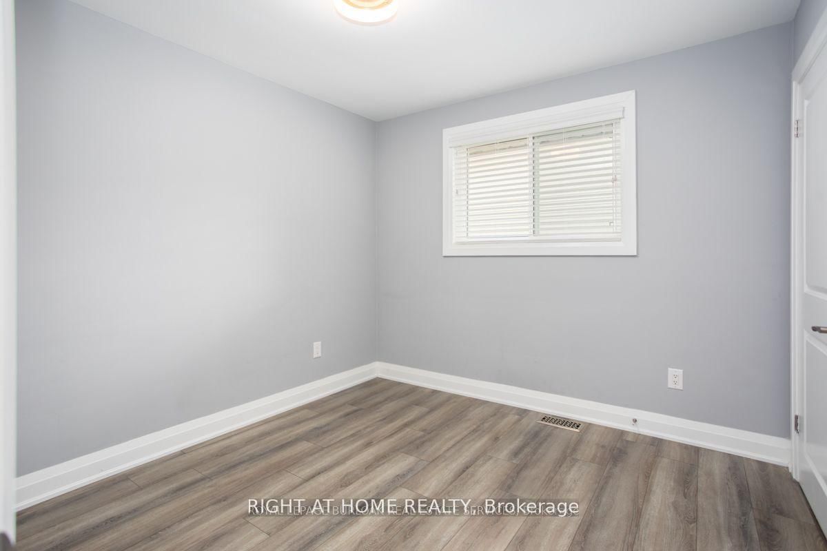 Main-576 Turner Dr, Burlington — 7