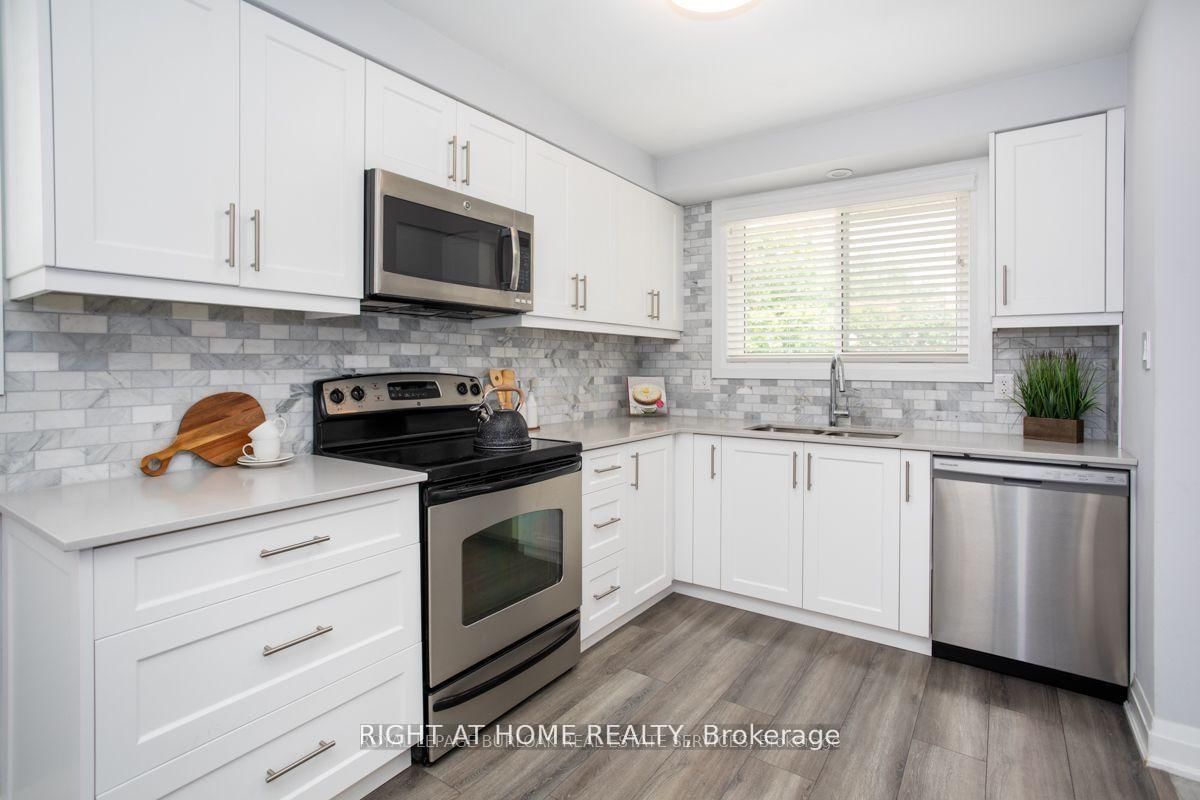 Main-576 Turner Dr, Burlington — 8