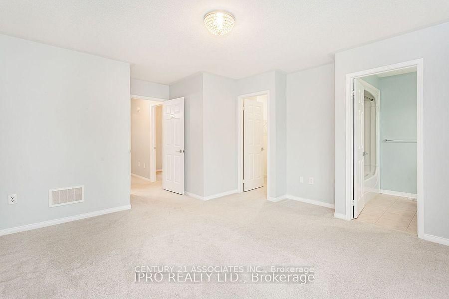 2410 Emerson Dr, Burlington — 15