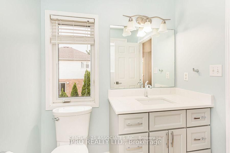 2410 Emerson Dr, Burlington — 18