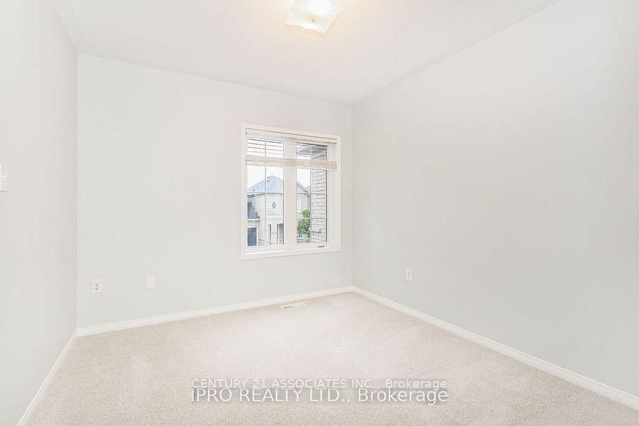 2410 Emerson Dr, Burlington — 19