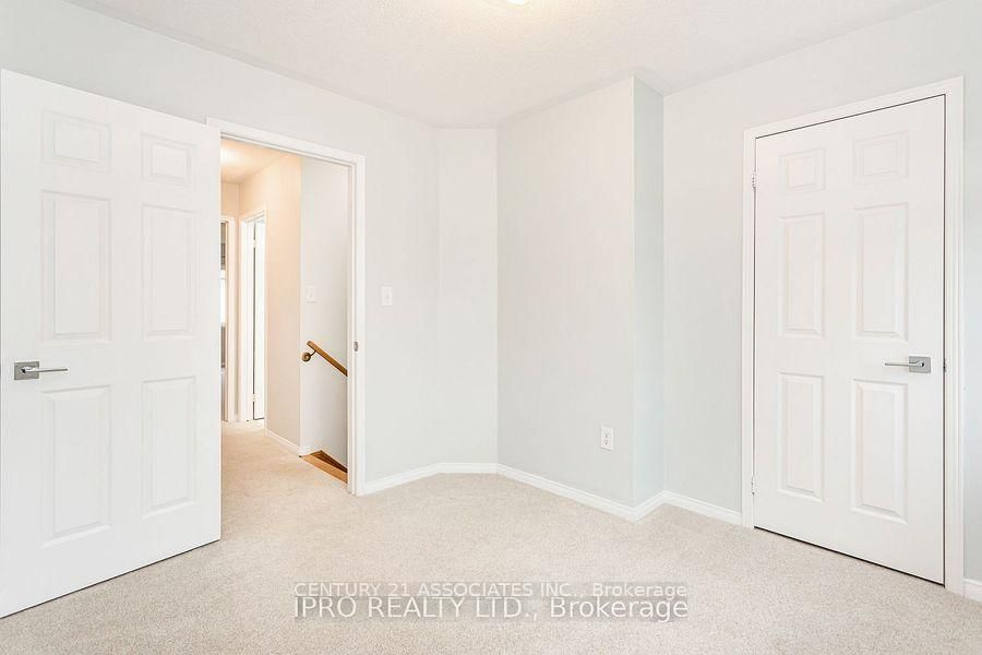 2410 Emerson Dr, Burlington — 22