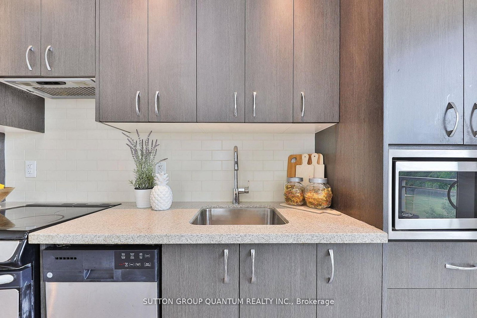 418-457 Plains Rd, Burlington — 18