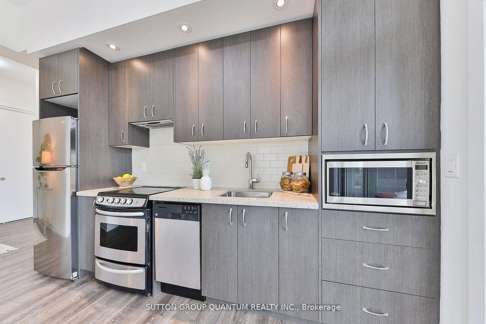 418-457 Plains Rd, Burlington — 20