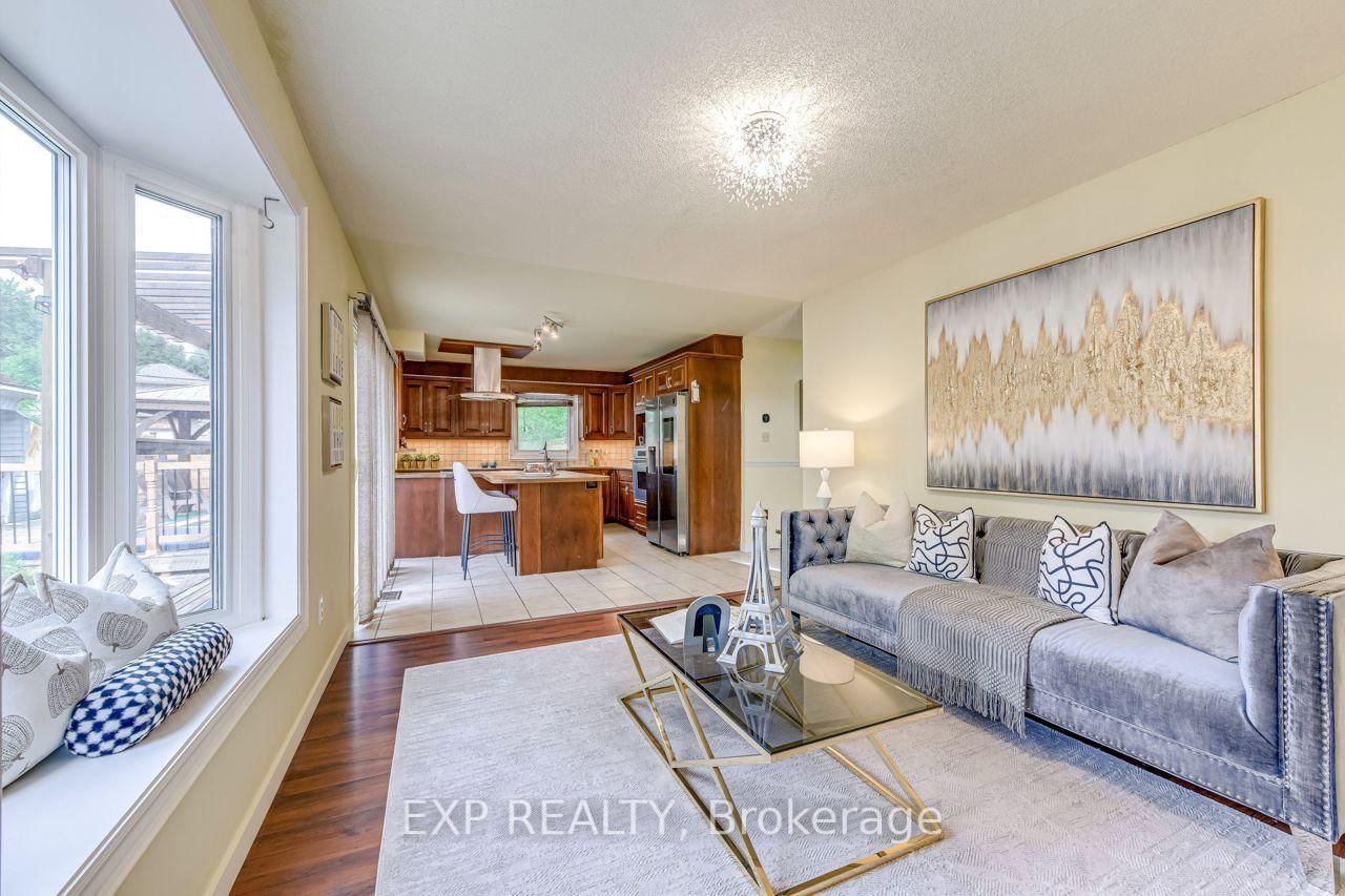 Main-1060 Glendor Ave, Burlington — 11