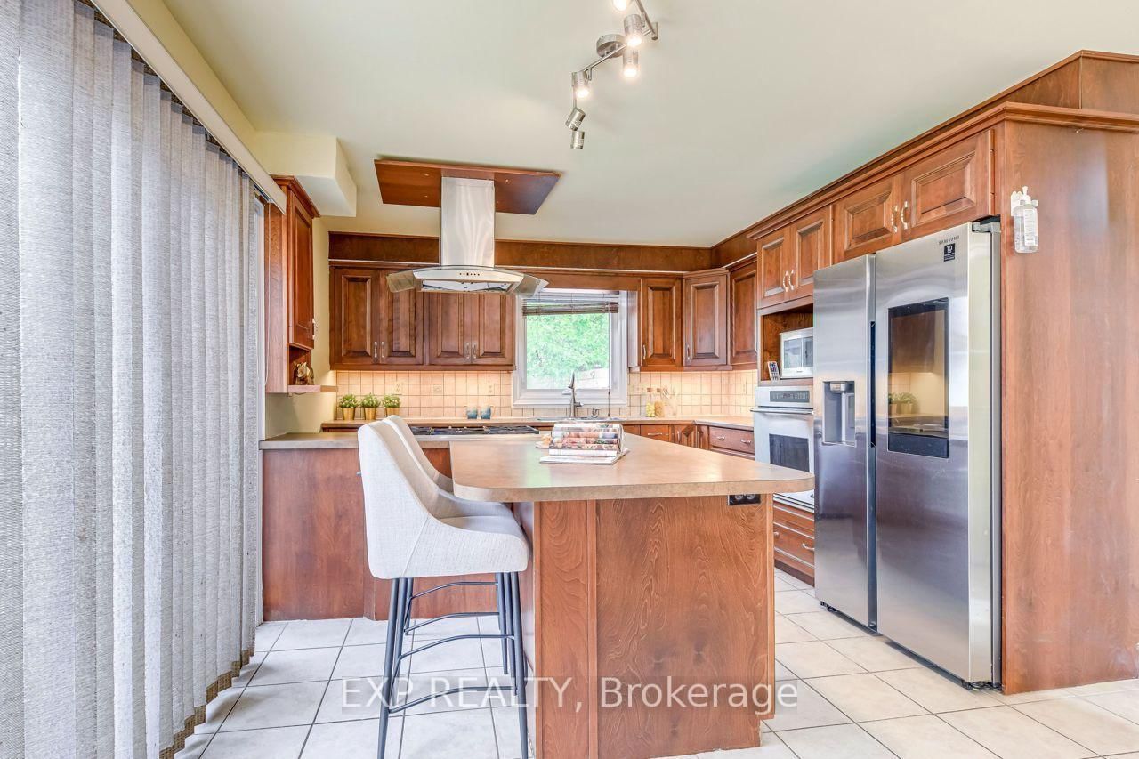 Main-1060 Glendor Ave, Burlington — 14