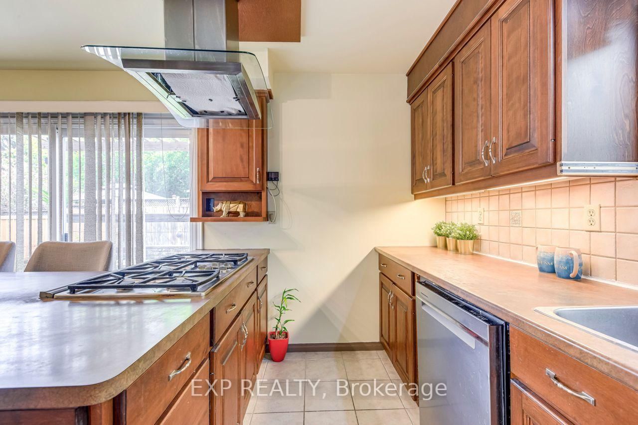 Main-1060 Glendor Ave, Burlington — 15