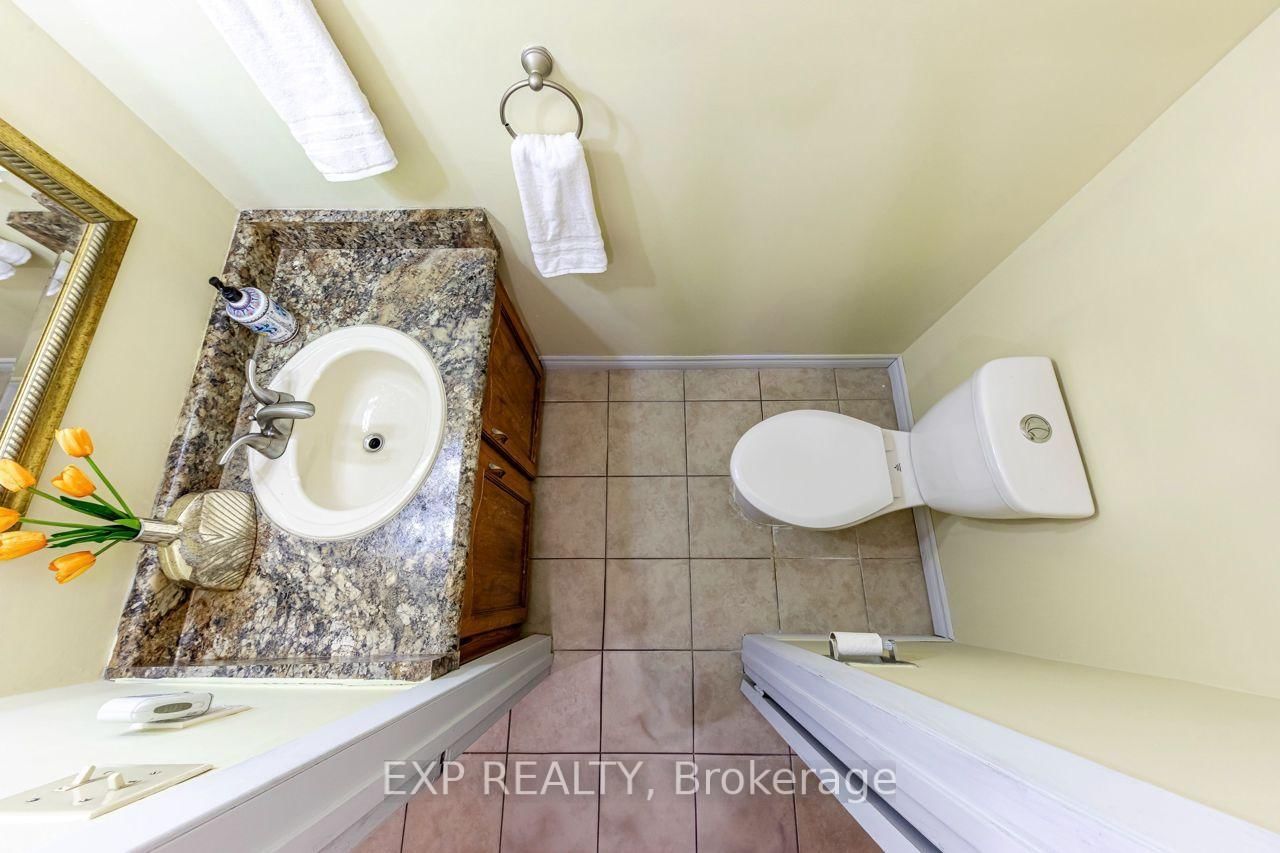 Main-1060 Glendor Ave, Burlington — 17