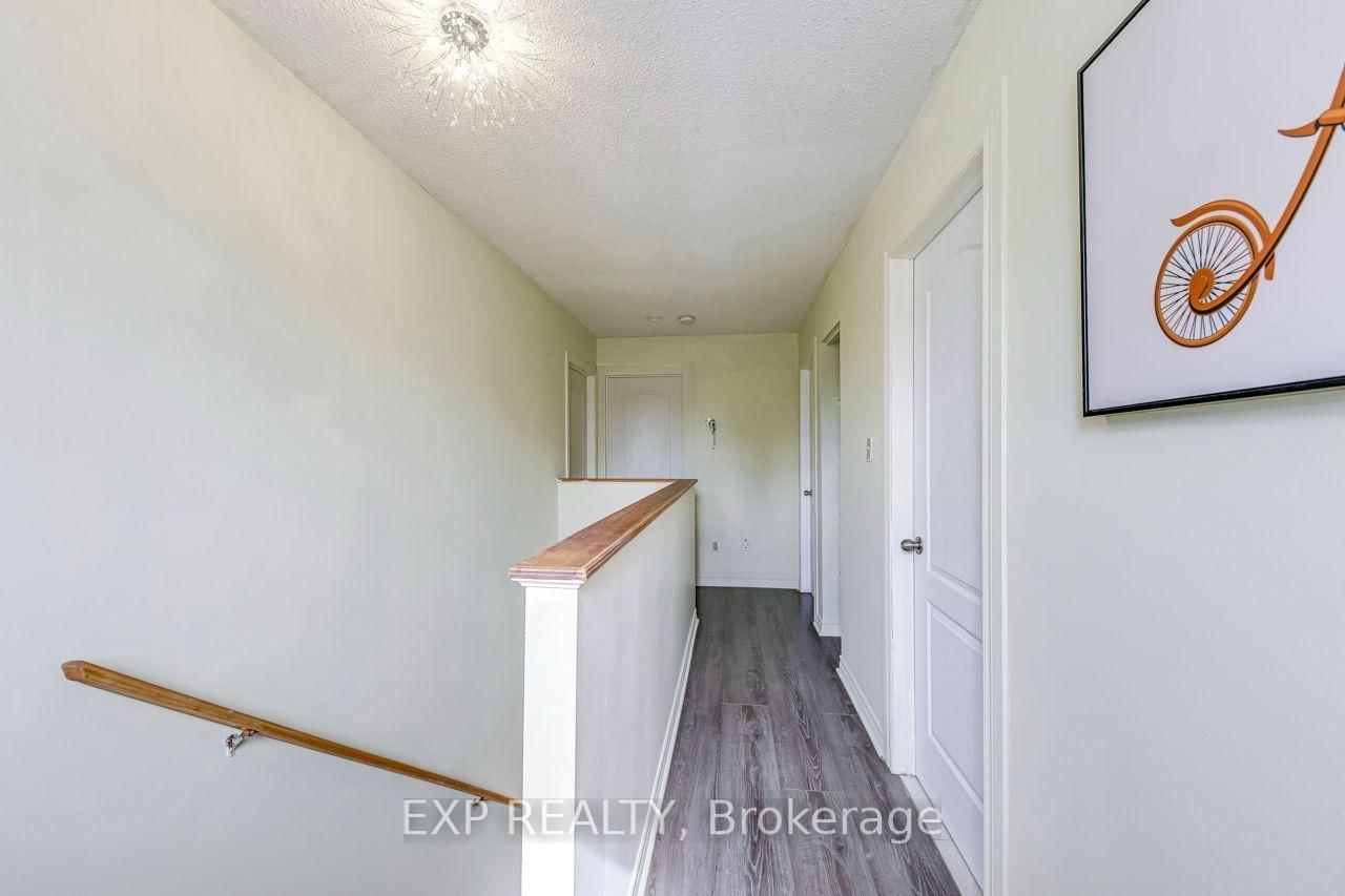 Main-1060 Glendor Ave, Burlington — 21