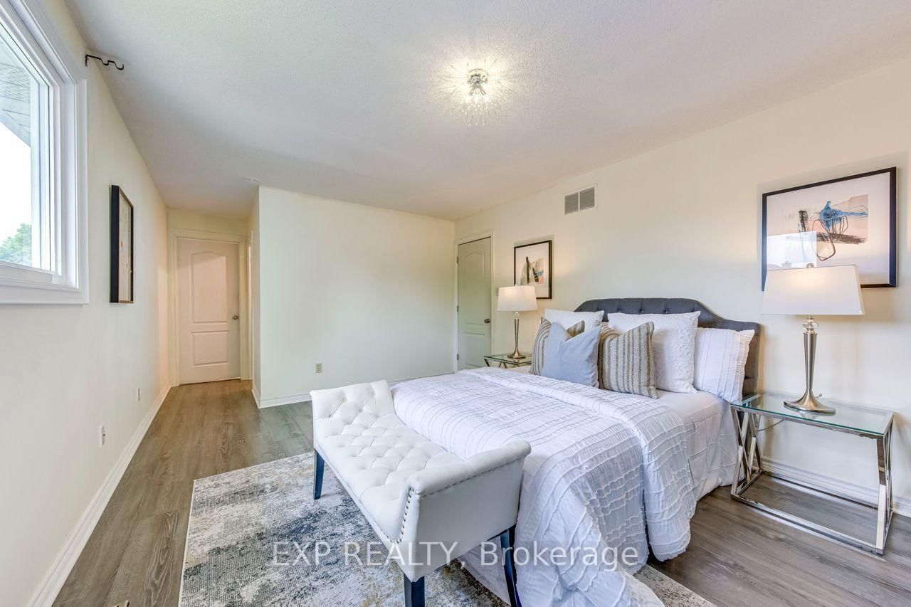 Main-1060 Glendor Ave, Burlington — 23