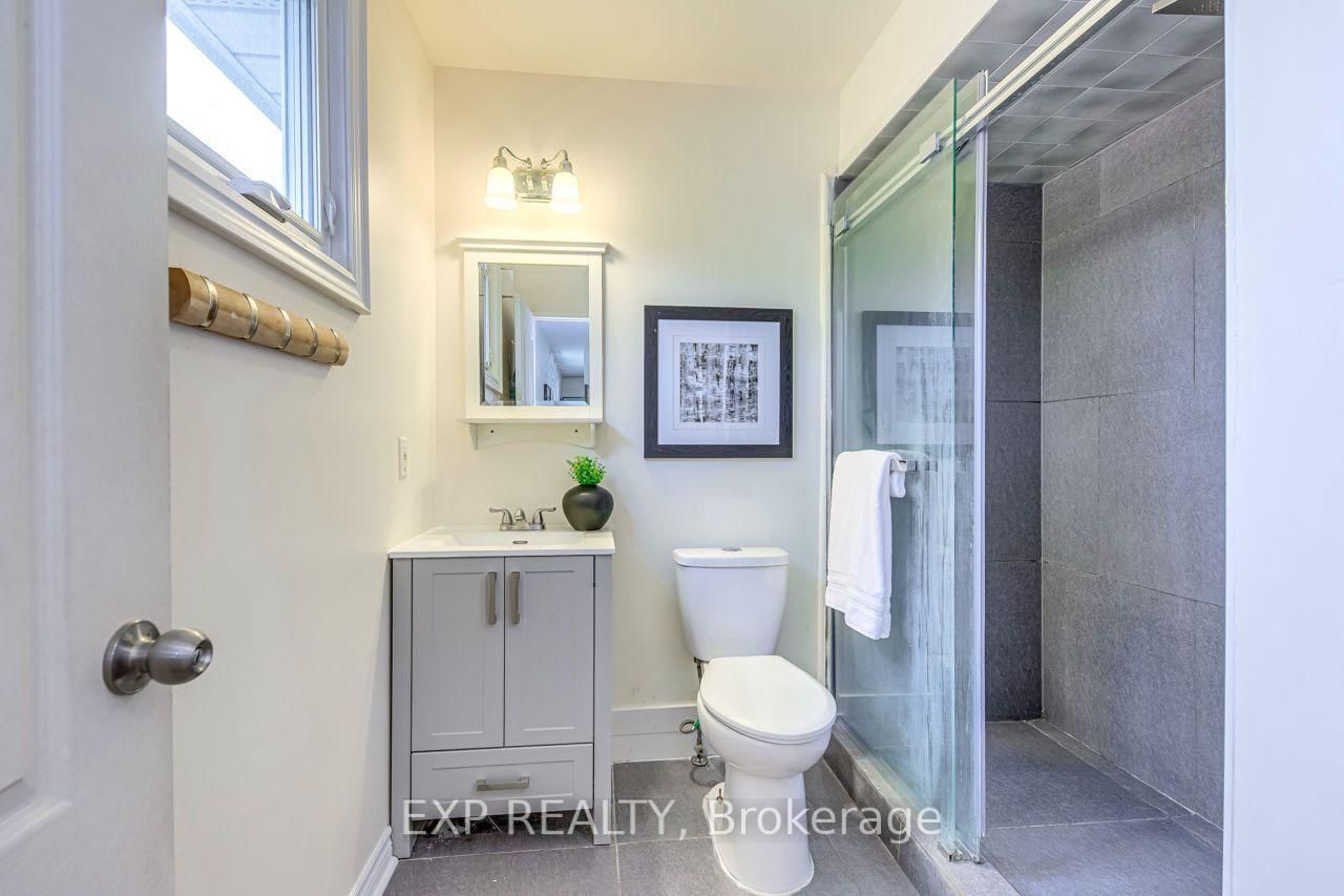 Main-1060 Glendor Ave, Burlington — 25