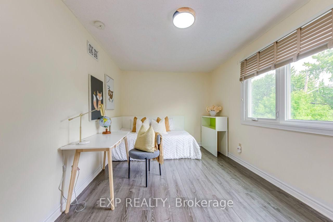 Main-1060 Glendor Ave, Burlington — 28