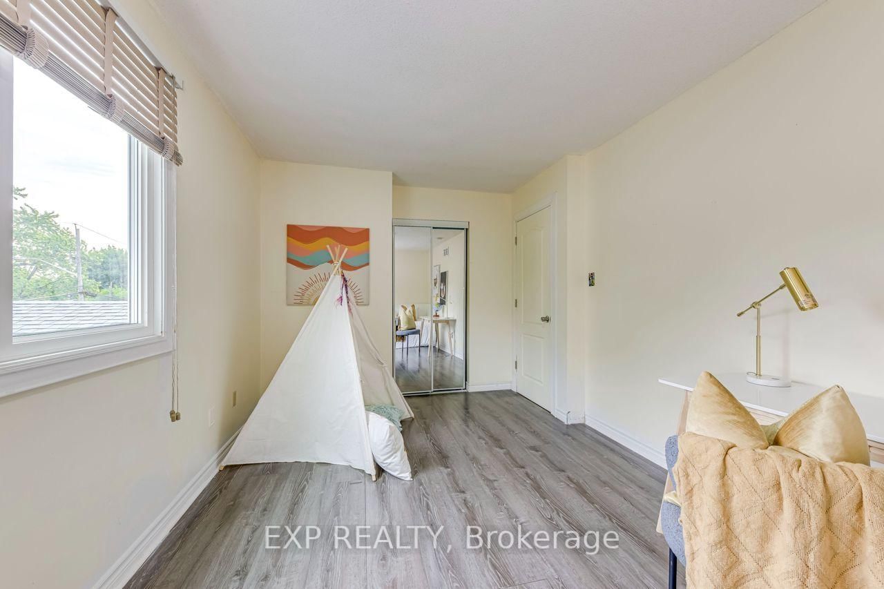 Main-1060 Glendor Ave, Burlington — 29
