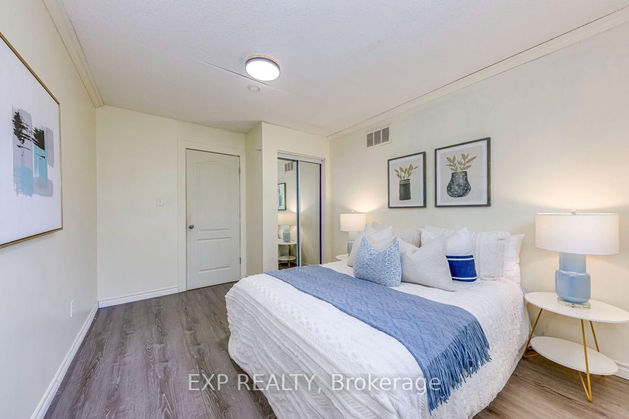Main-1060 Glendor Ave, Burlington — 30