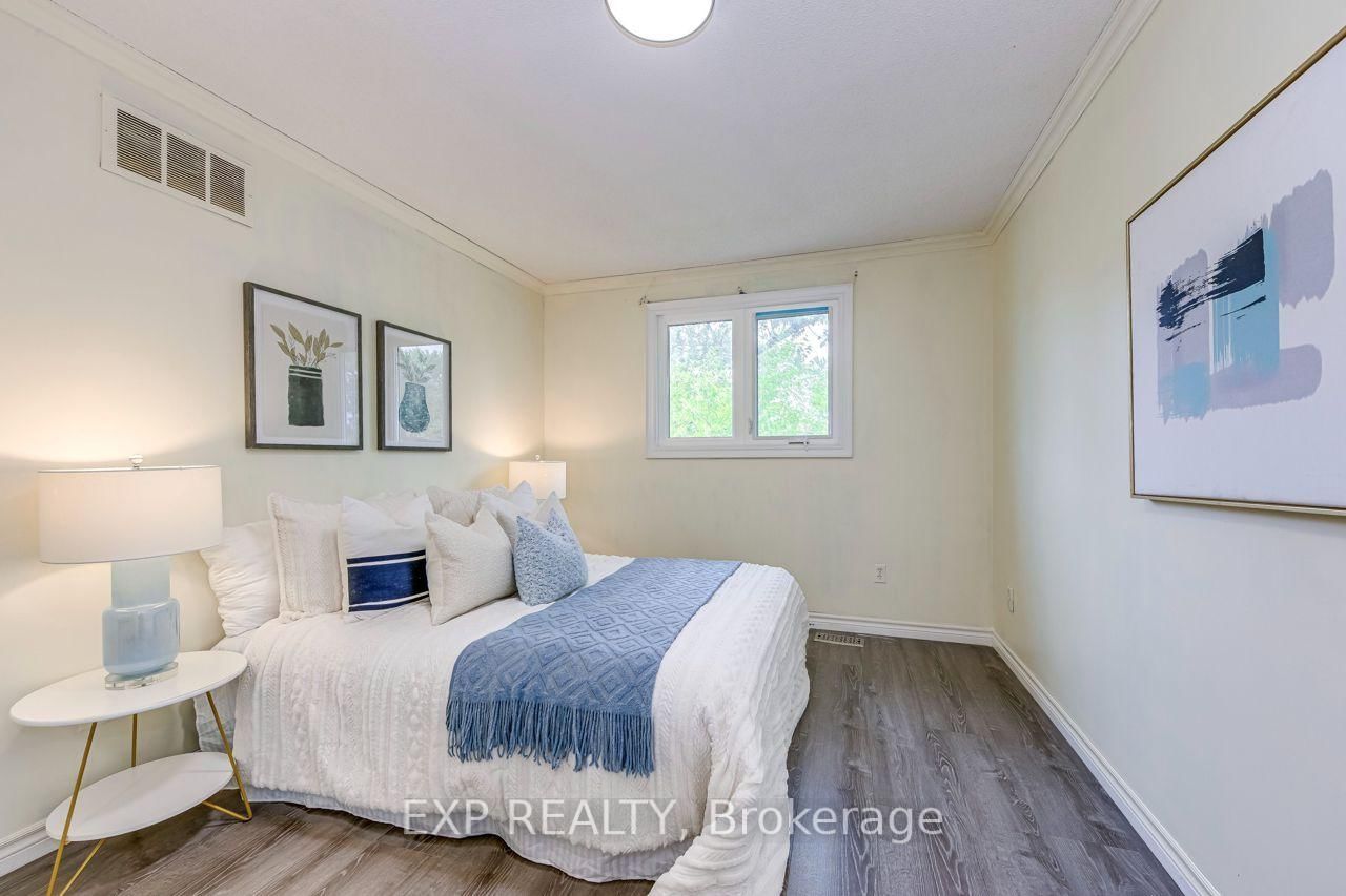 Main-1060 Glendor Ave, Burlington — 31