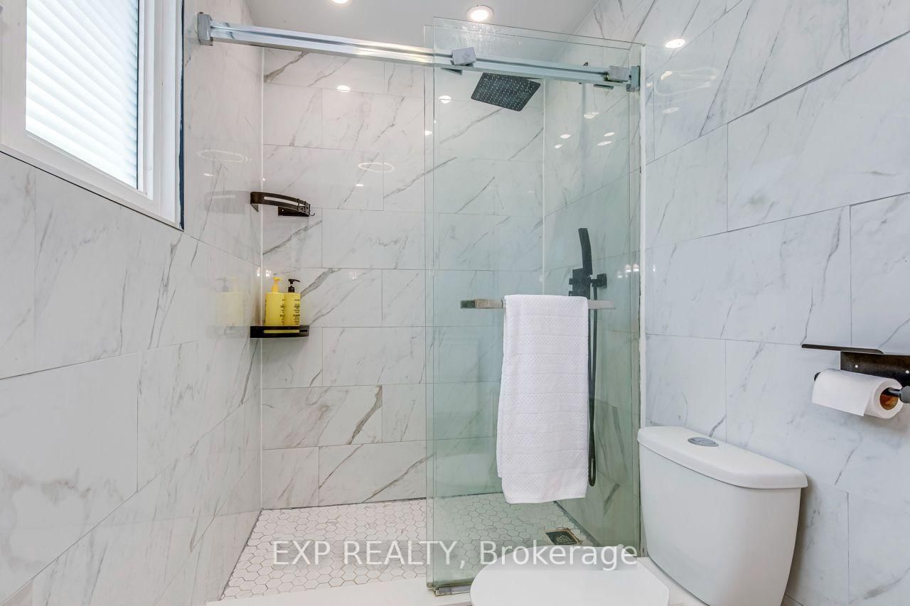 Main-1060 Glendor Ave, Burlington — 33