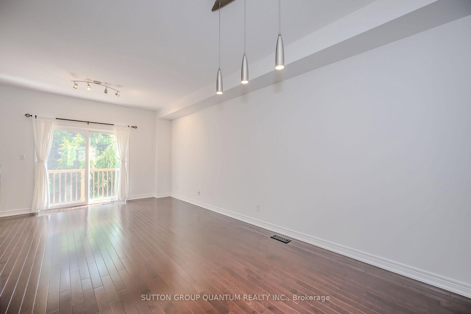 4304 INGRAM, Burlington — 5