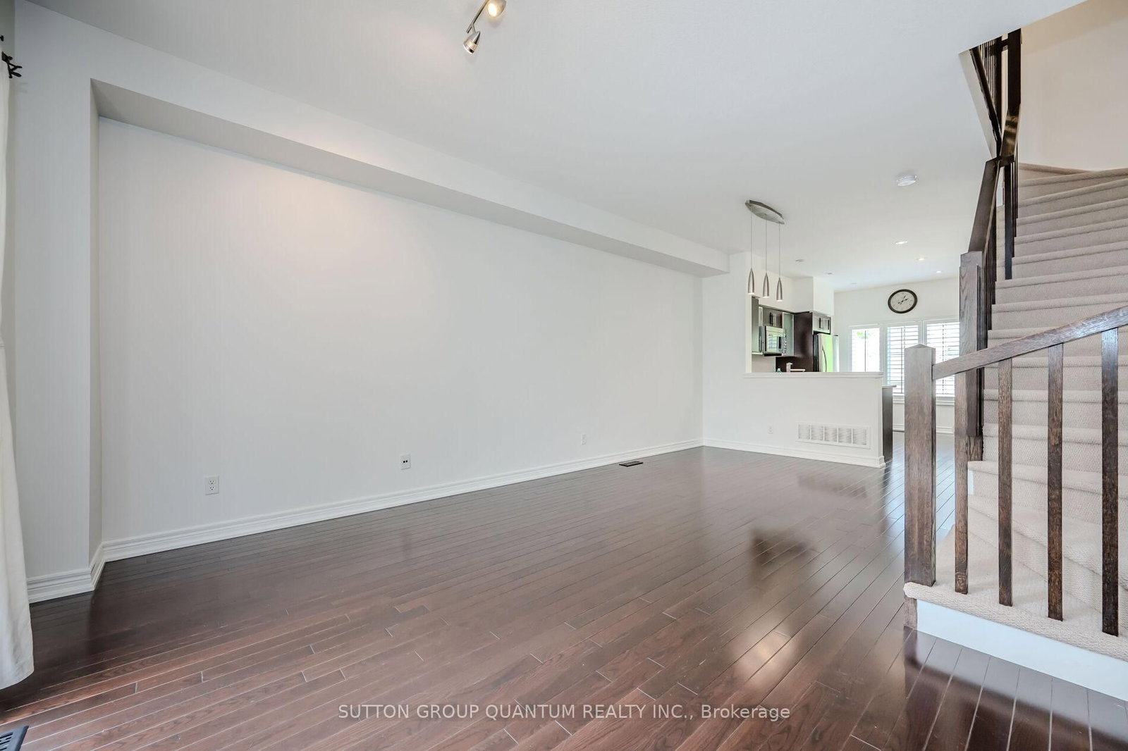 4304 INGRAM, Burlington — 8