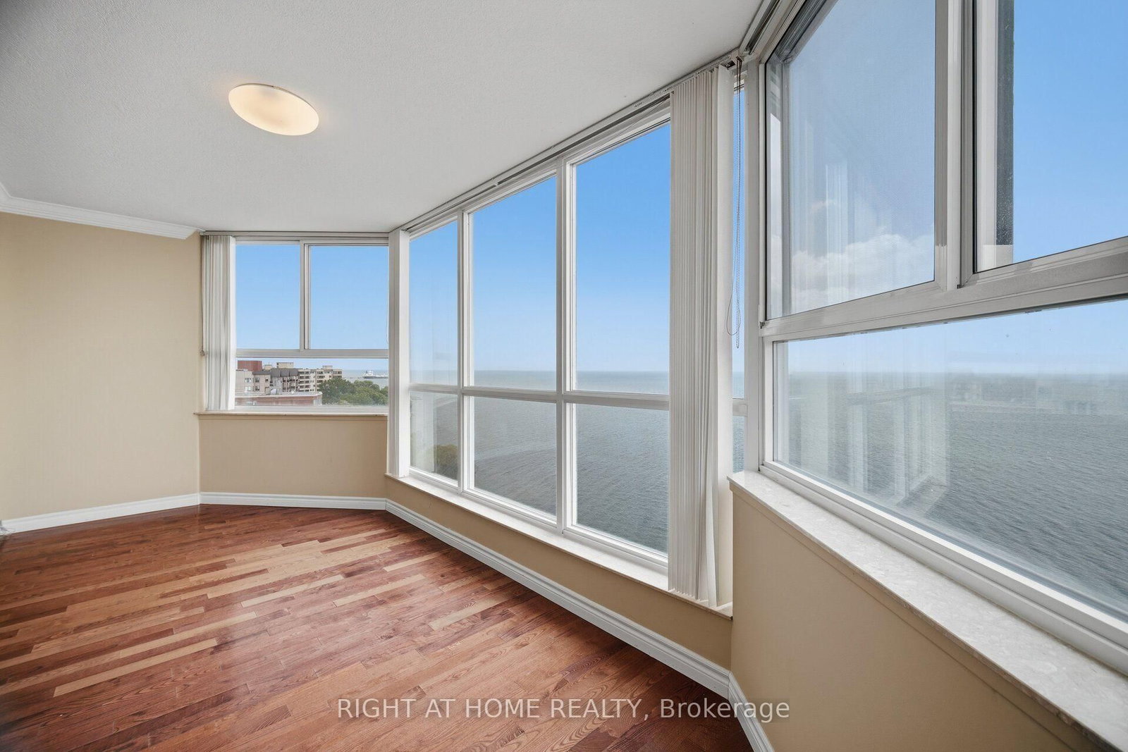 1104-5280 Lakeshore Rd, Burlington — 12