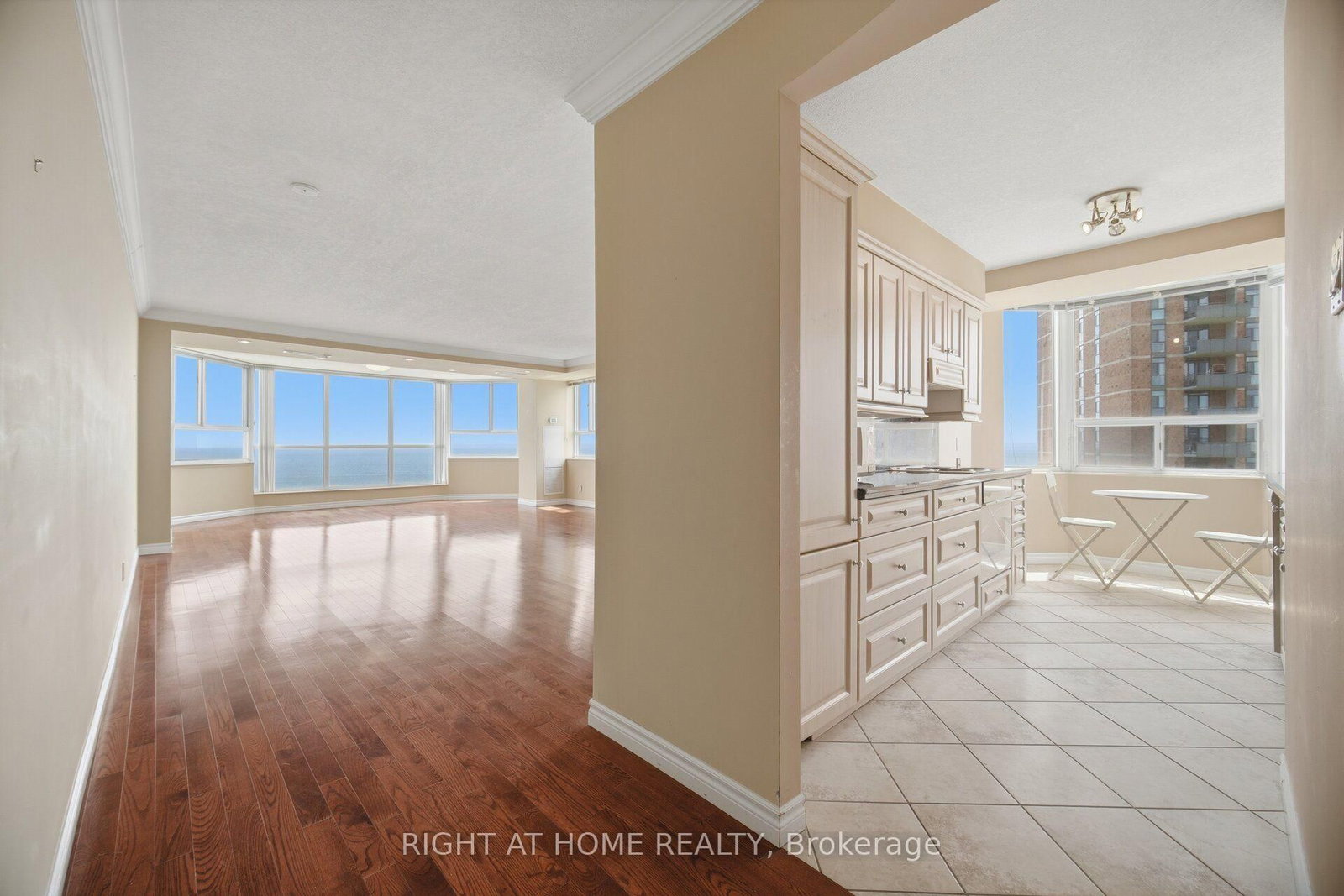 1104-5280 Lakeshore Rd, Burlington — 14