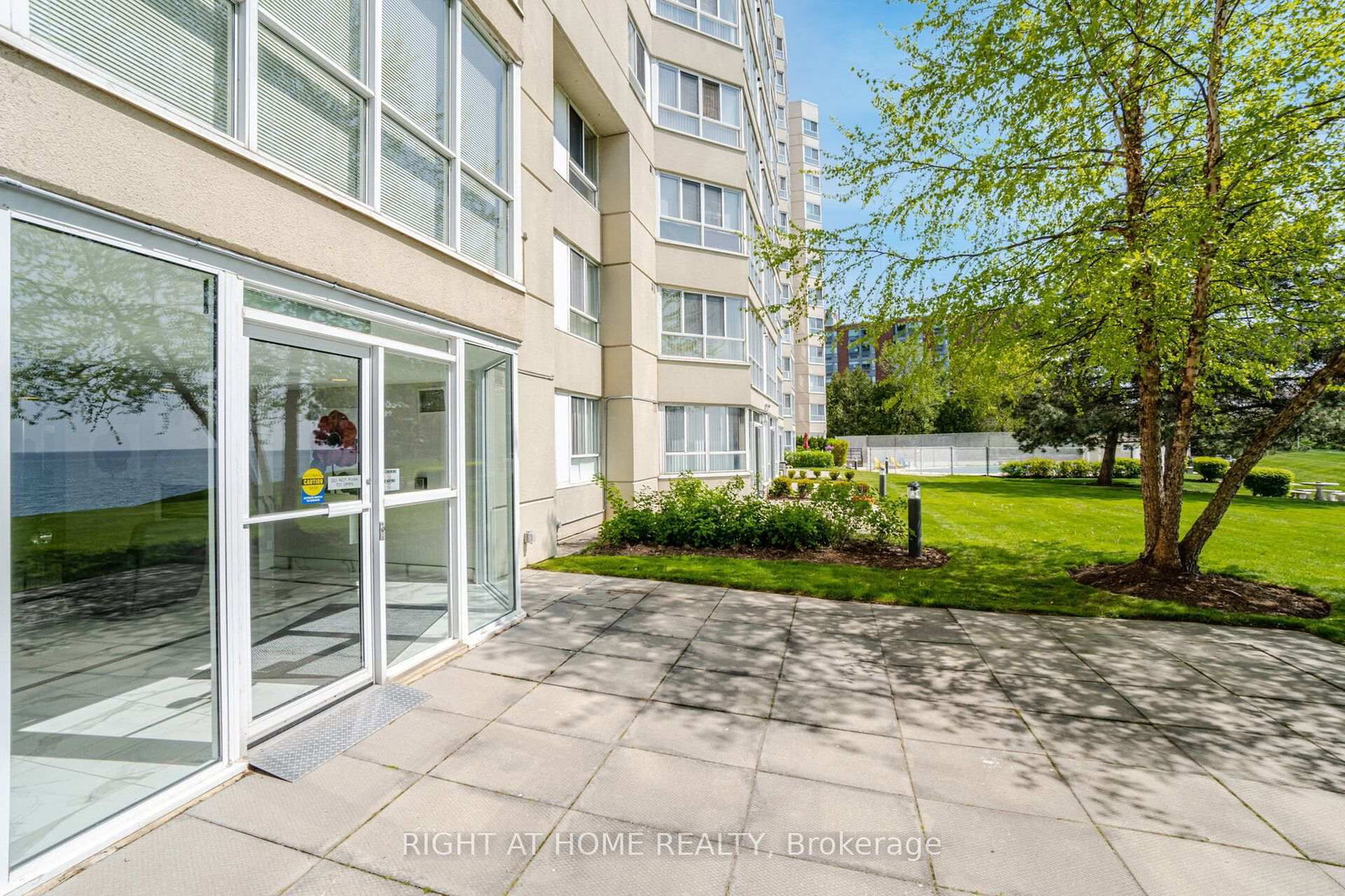1104-5280 Lakeshore Rd, Burlington — 27