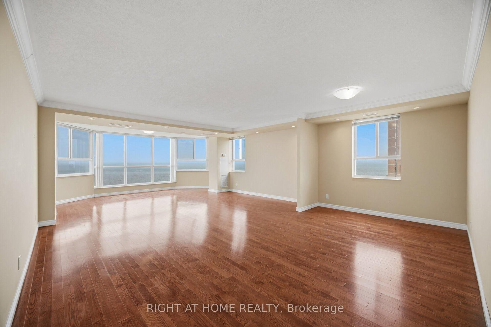 1104-5280 Lakeshore Rd, Burlington — 7