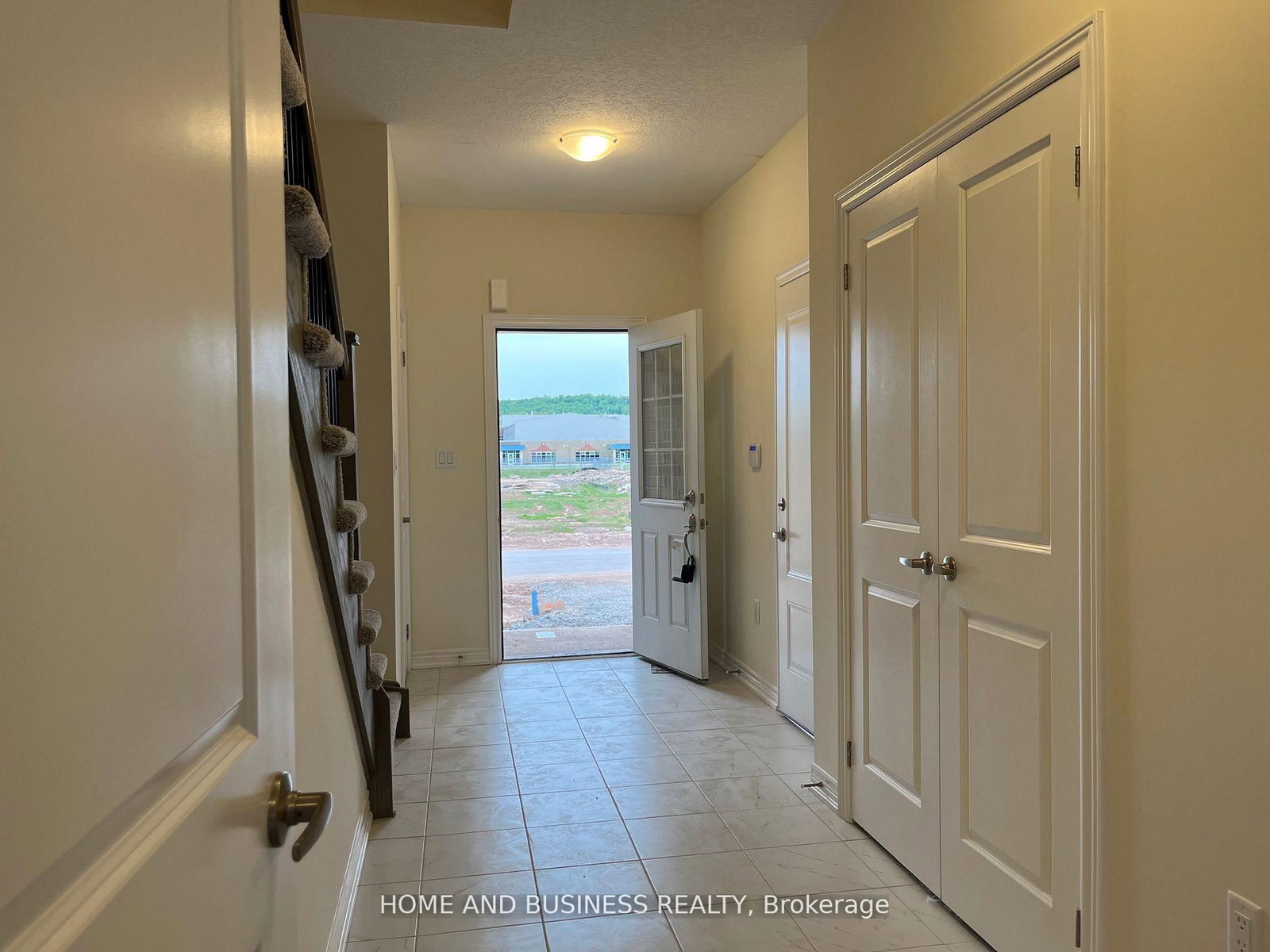 169 Sonoma Lane, Hamilton — 2