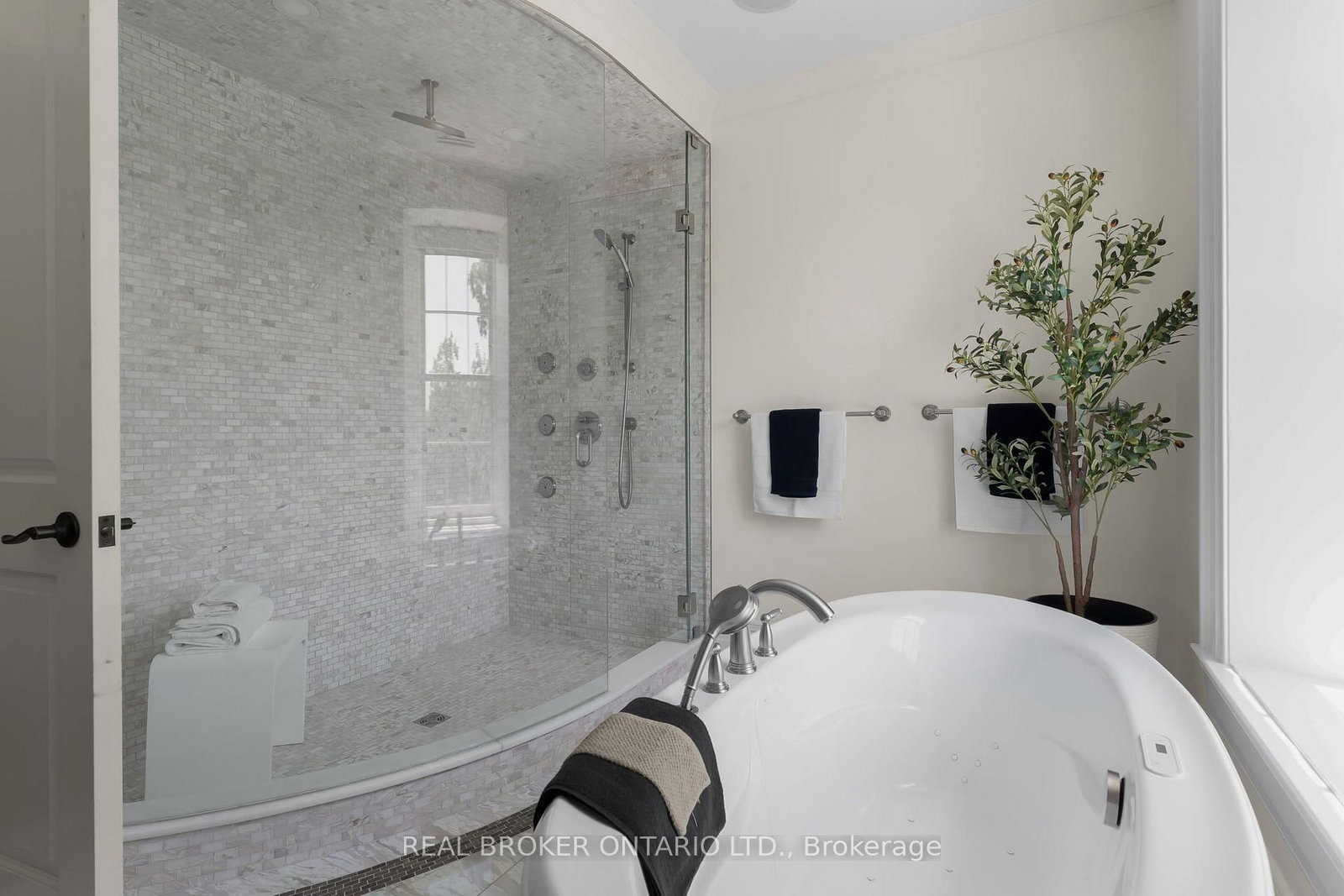 63 Mill St, Hamilton — 22