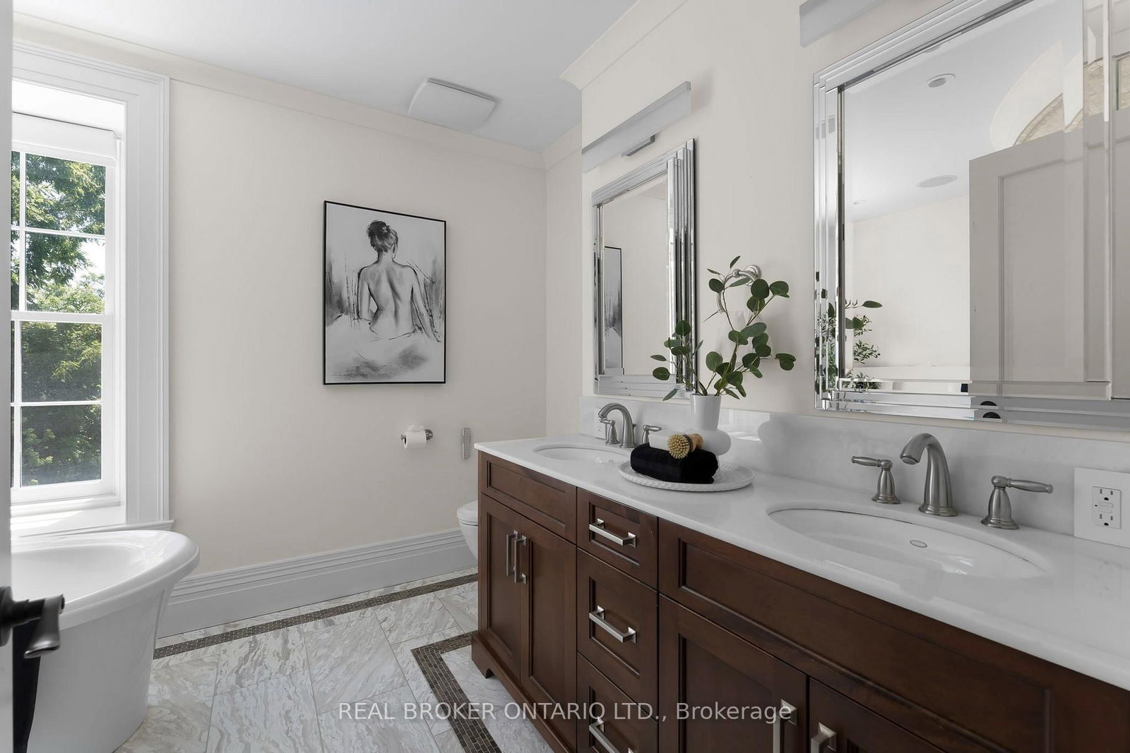 63 Mill St, Hamilton — 24