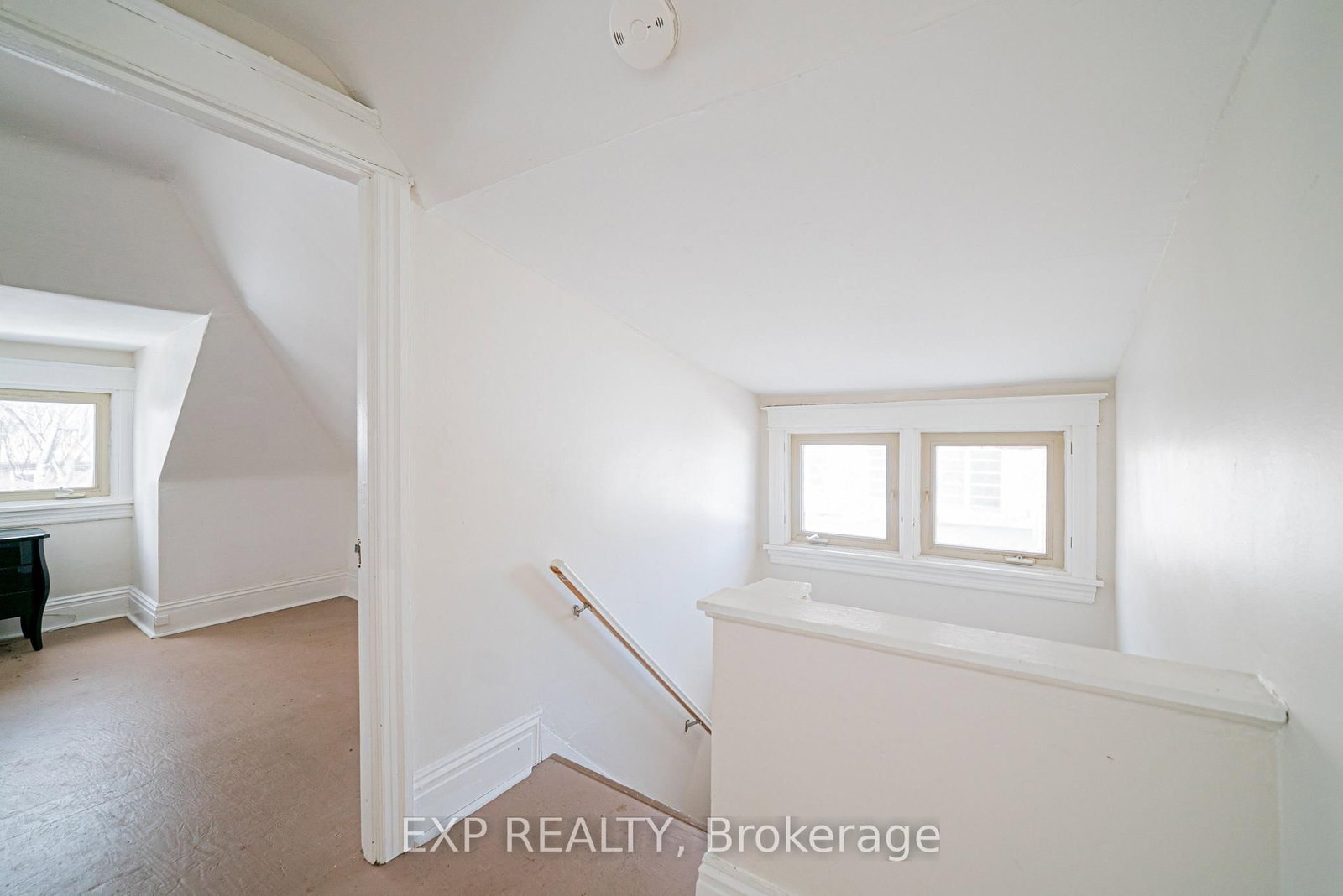 Main-52 Proctor Blvd, Hamilton — 26