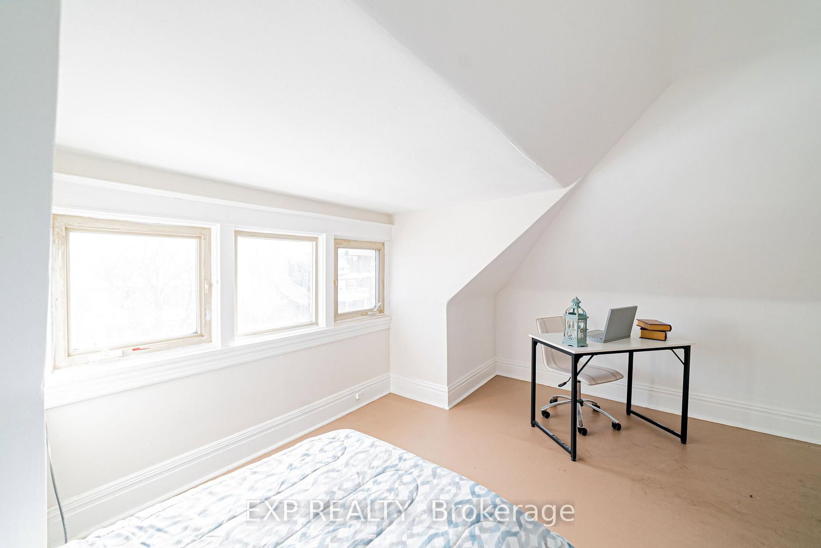 Main-52 Proctor Blvd, Hamilton — 29