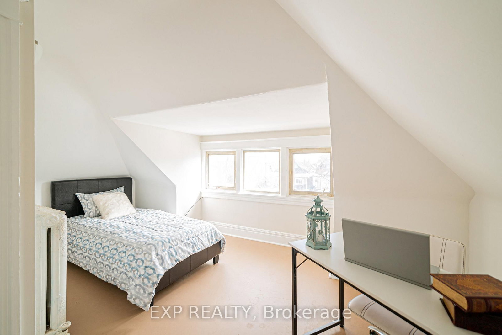 Main-52 Proctor Blvd, Hamilton — 30