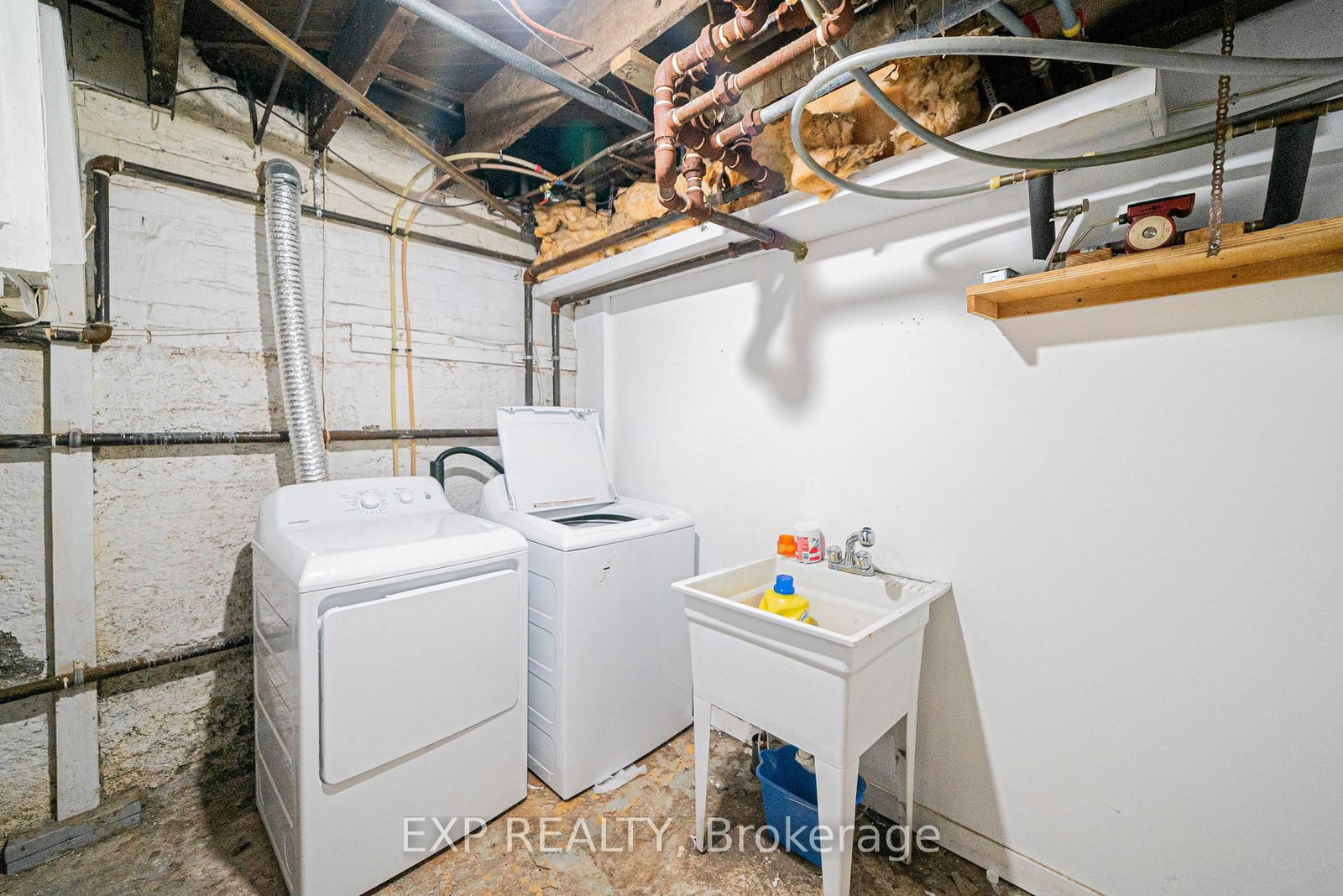 Main-52 Proctor Blvd, Hamilton — 33