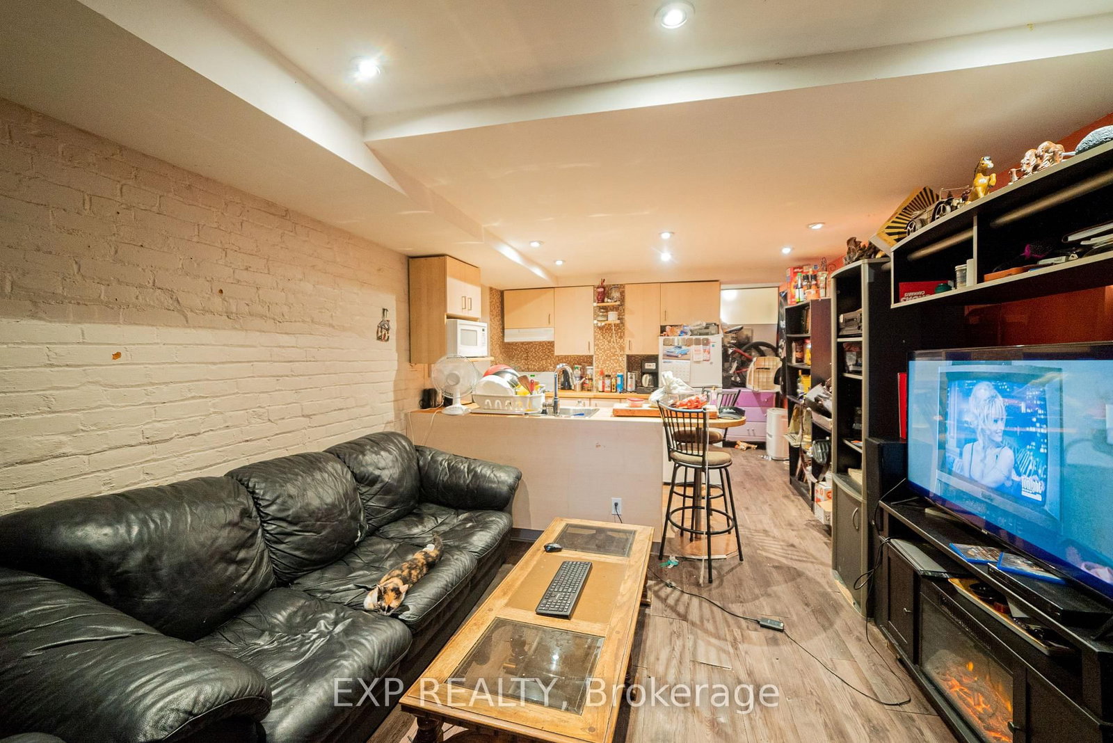 Main-52 Proctor Blvd, Hamilton — 37