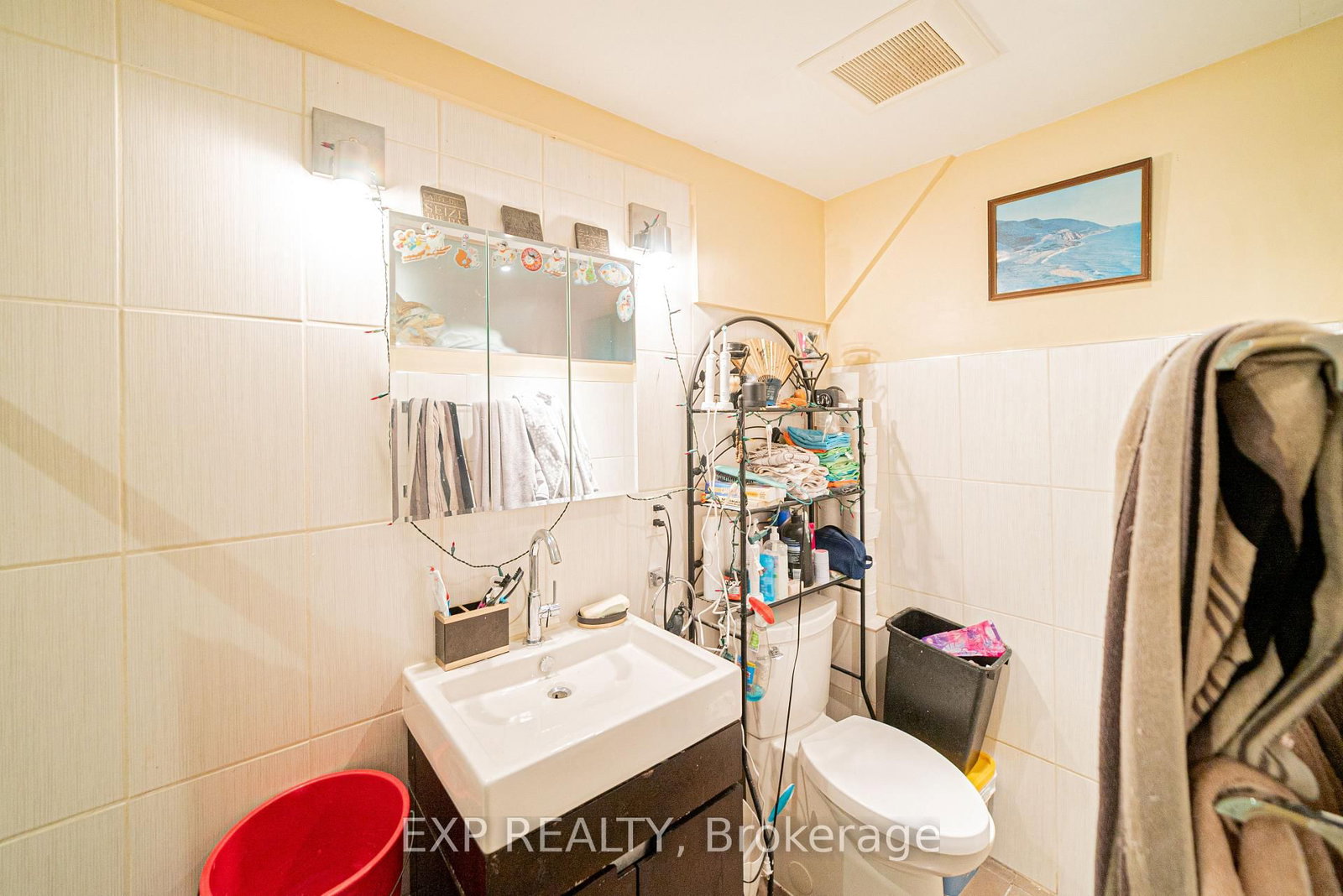 Main-52 Proctor Blvd, Hamilton — 40