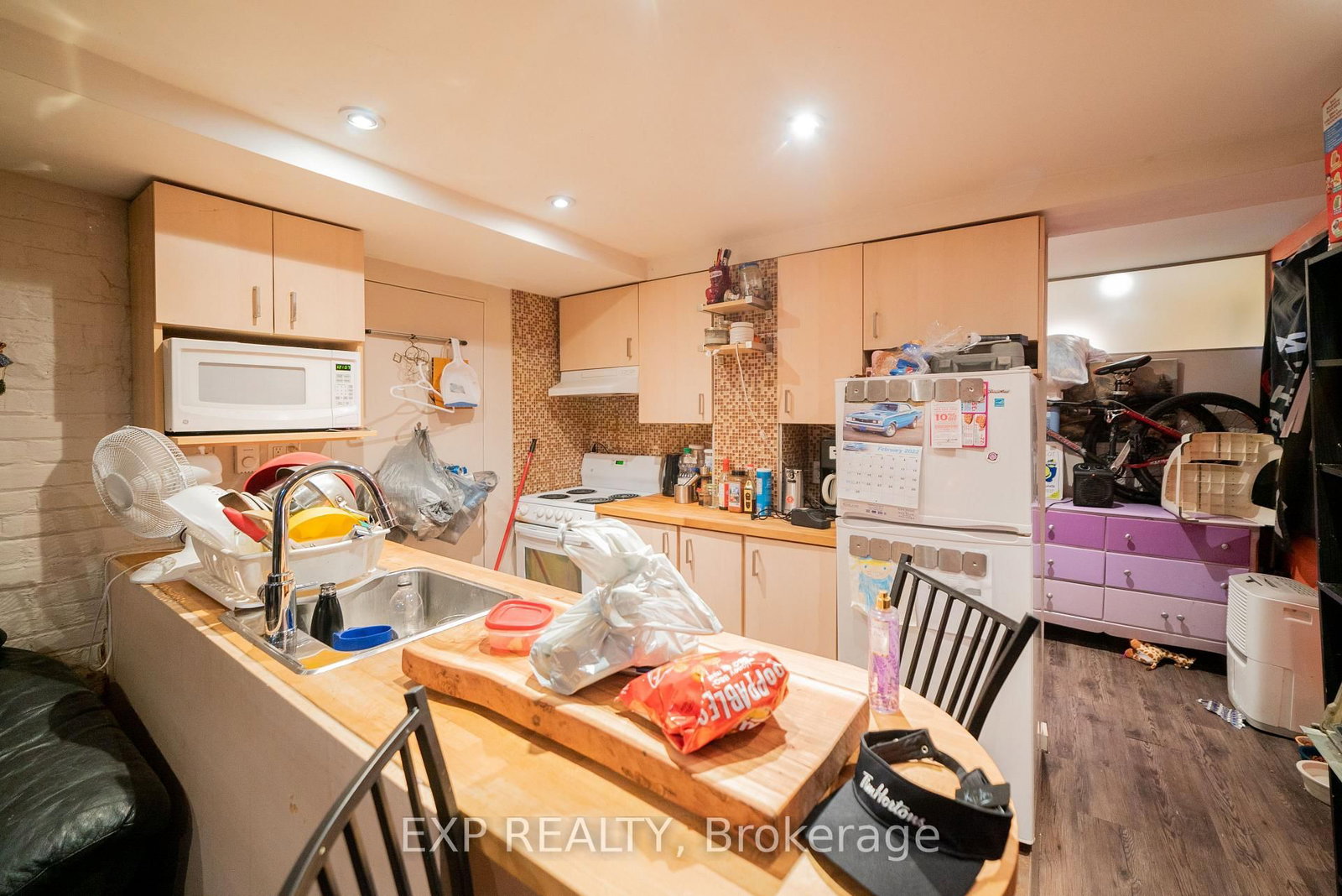 Main-52 Proctor Blvd, Hamilton — 41