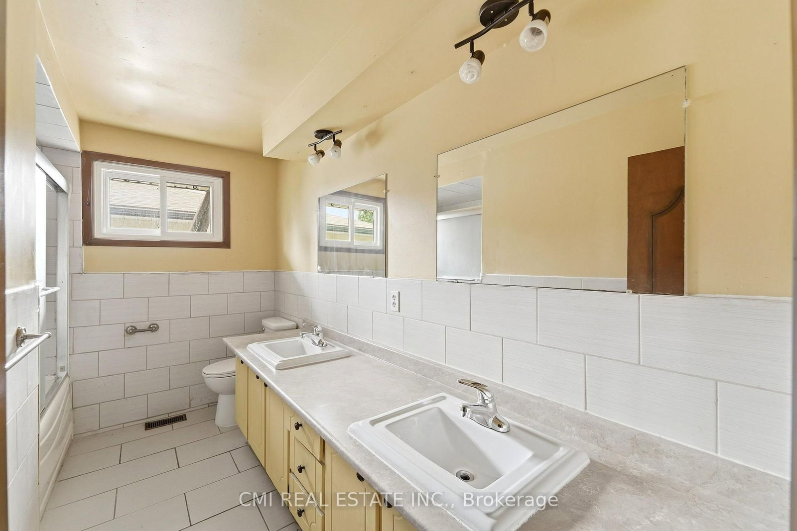 185 Lavina Cres, Hamilton — 33