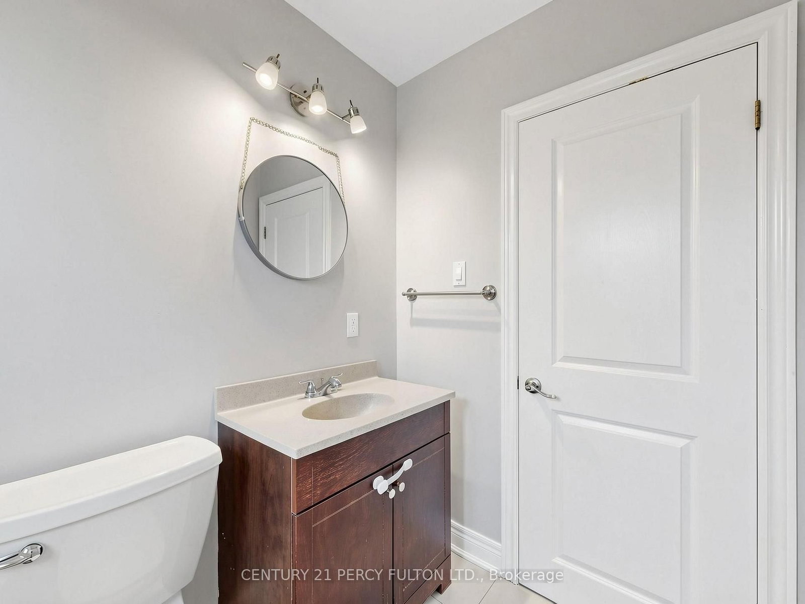 25 Kenwood Cres, Hamilton — 25